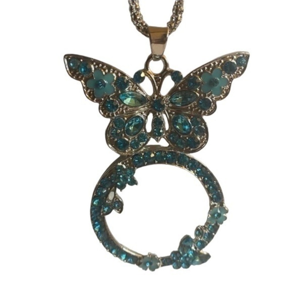 Austrian Crystal magnifying pendant necklace